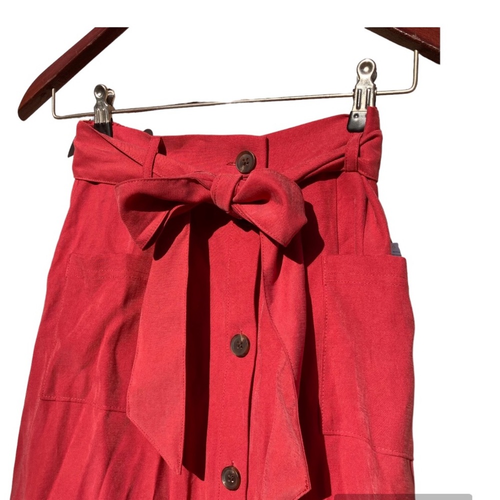 Skirt. New with tags